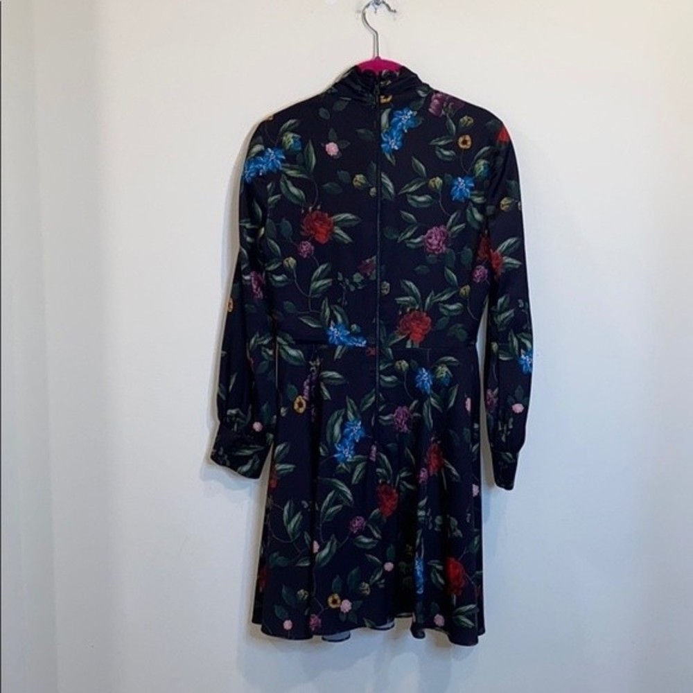 Alice + Olivia “floral print bow” dress 2 - Picture 7 of 7